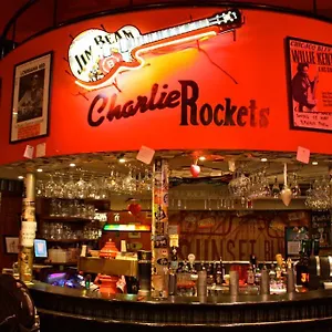 charlie-rockets-youth-hostel.bruges-hotels.info/